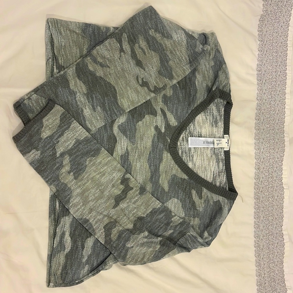 Forever 21, size medium, color-gray, army print